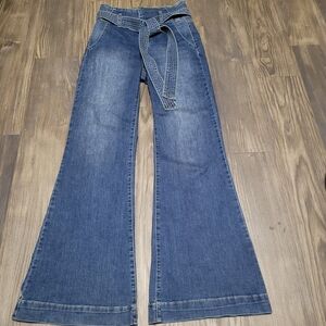 Sneak Peek Women's Blue Flared Jeans with Belt Size 7/28